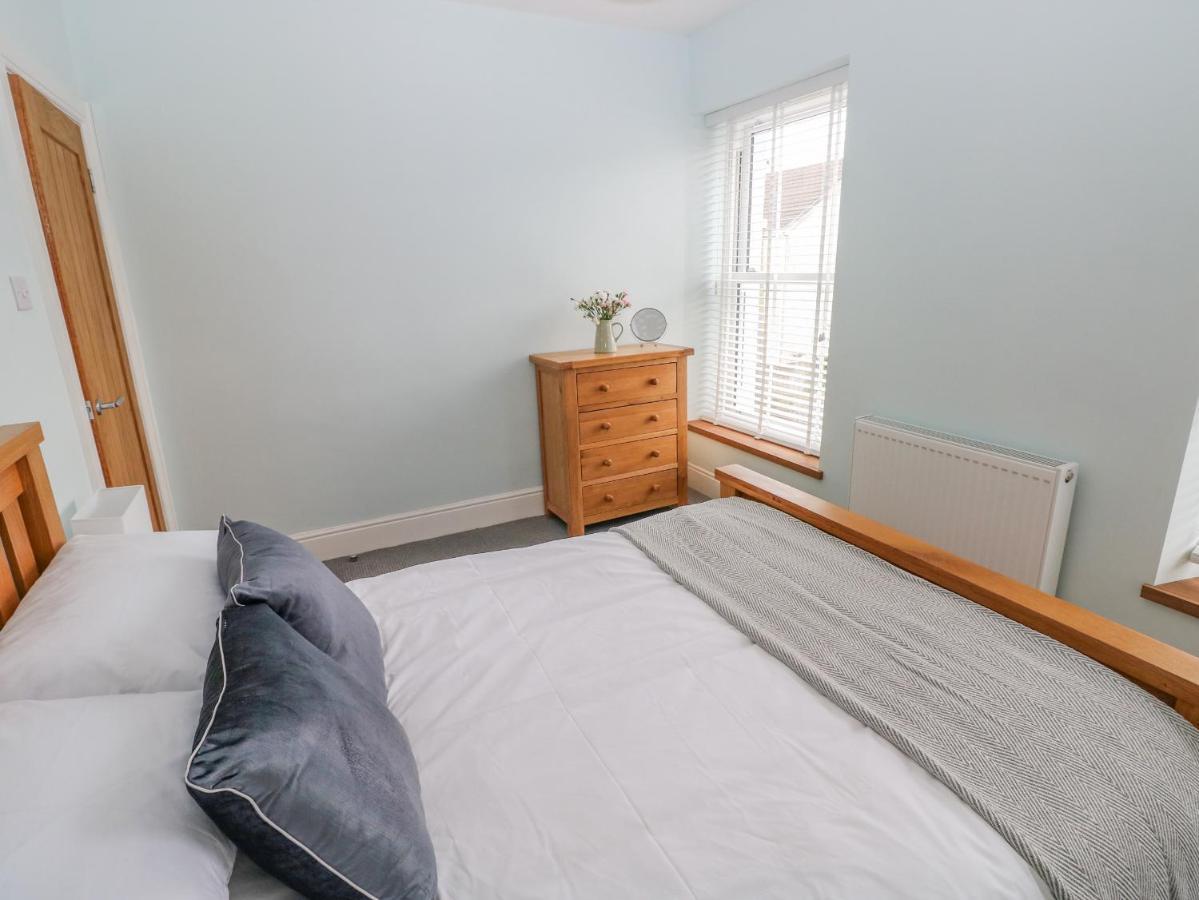 54 Pencoed Road Villa Burry Port Exterior photo